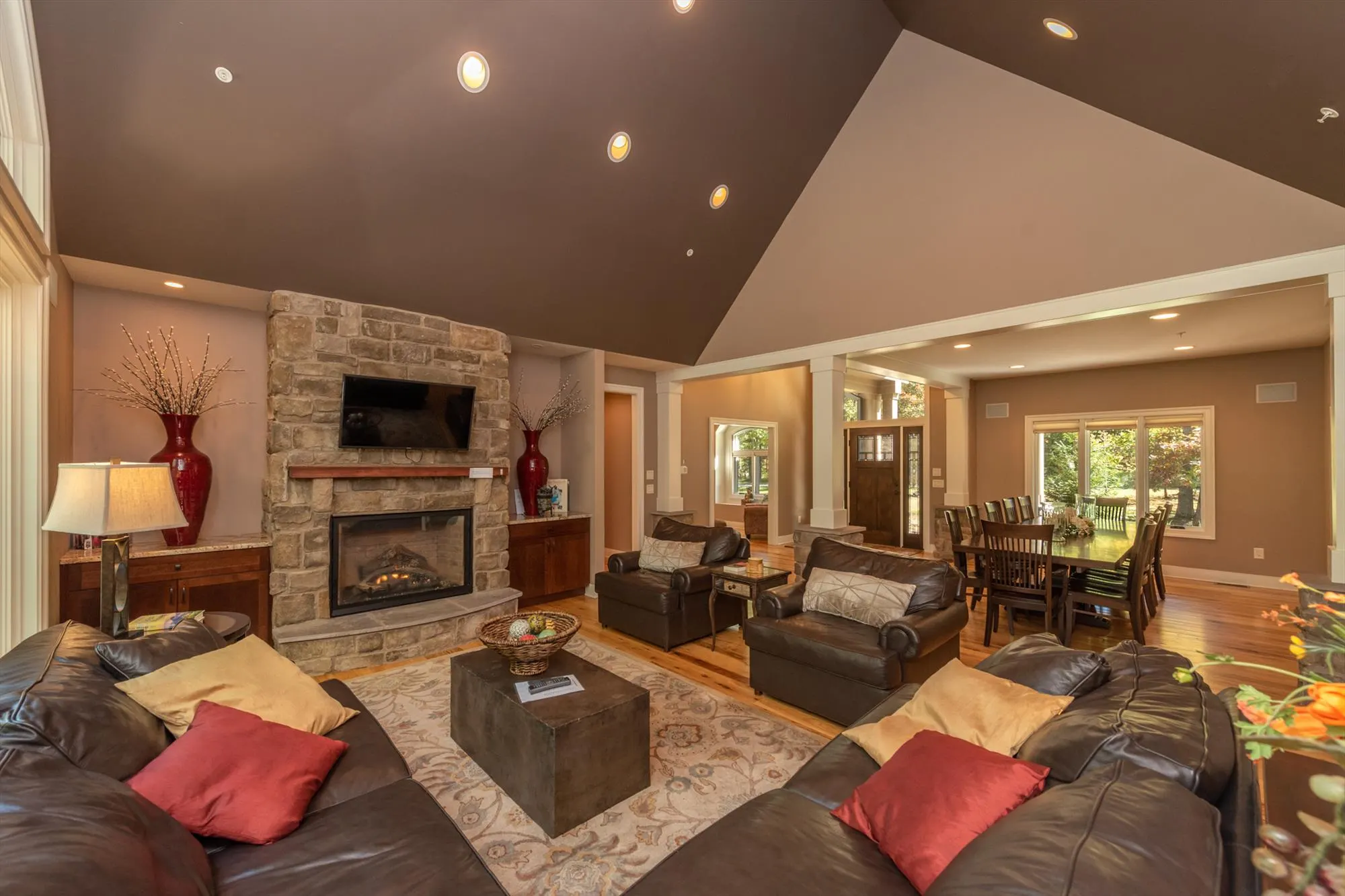 Great room with smart TV and seating for large groups at Woodland Chalet